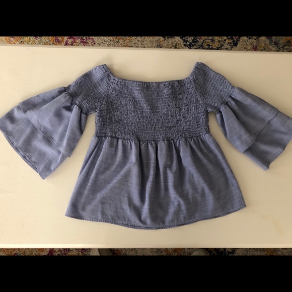 Off the shoulder - Picture 2 of 2